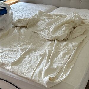 Luxurious Flannel Cream Bedding Set | Mainstay| Queen